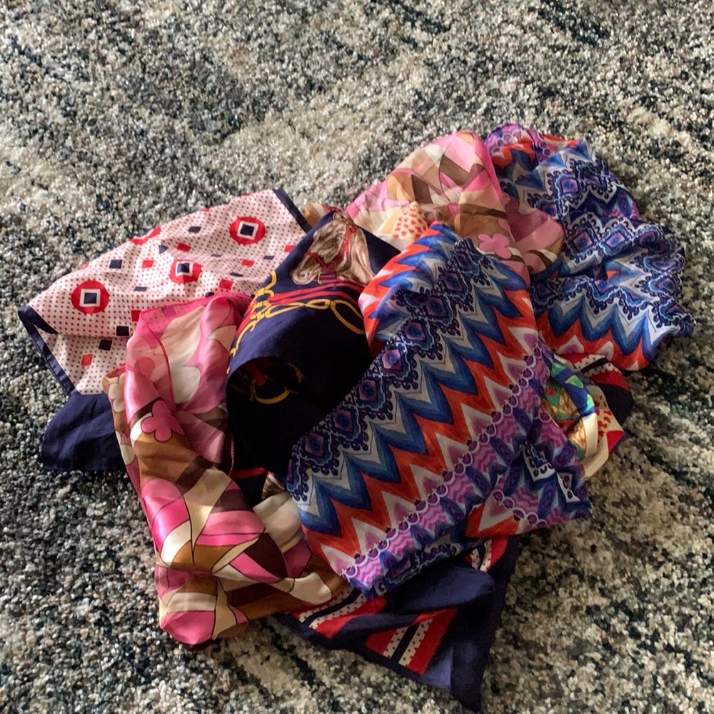 Bundle of 5 Scarves Read below